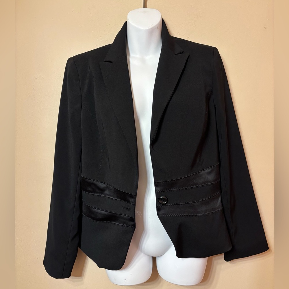 Bandolino Black Women's Blazer with Satin Accents